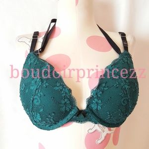 🤗SOLD Victoria's Secret velvet lace push up bra